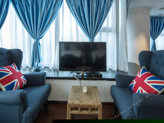 逸空间豪华四人套房