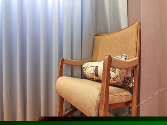 高级商务行政大床房