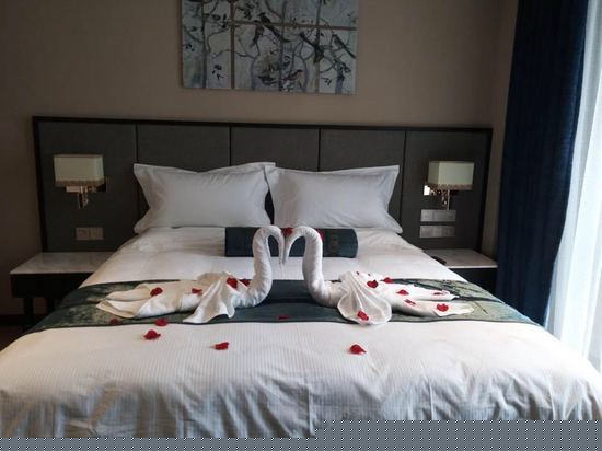 和颐高级大床房