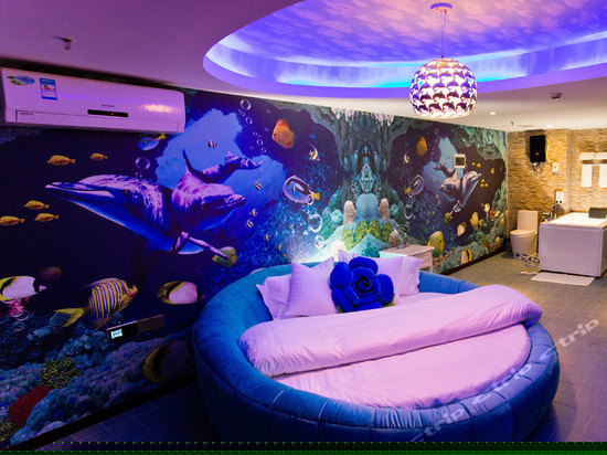 浪漫水床房