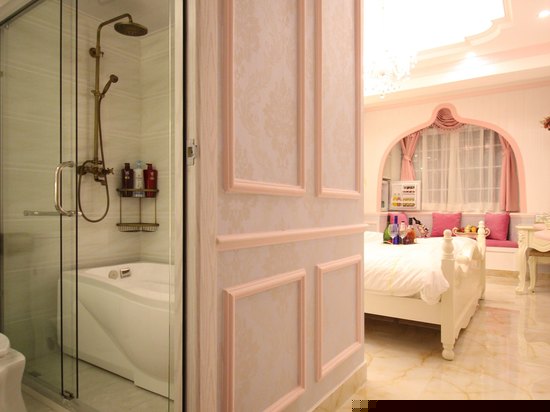 豪华宫廷大床房