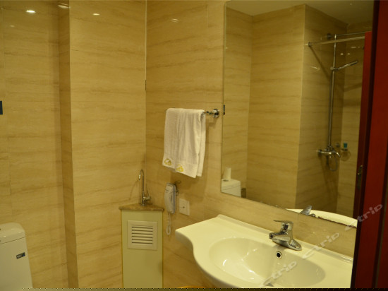 经济大床房（无窗）