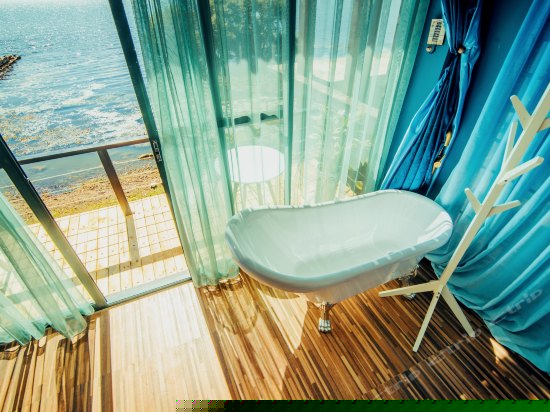独立阳台浴缸海景房