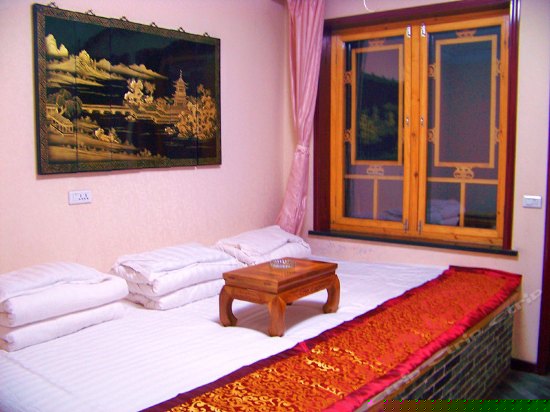 明清土炕三人房