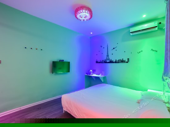 漫旅舒适大床房