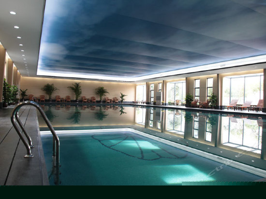 室内游泳池