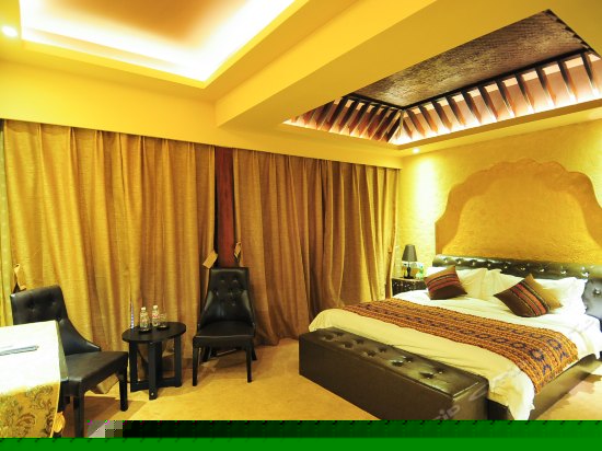 乌丹玫瑰豪华大床房