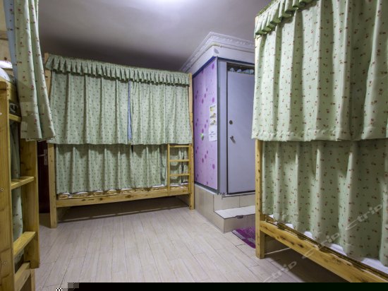 温馨独卫床位房