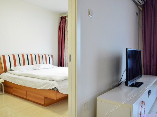 豪华商务大床房