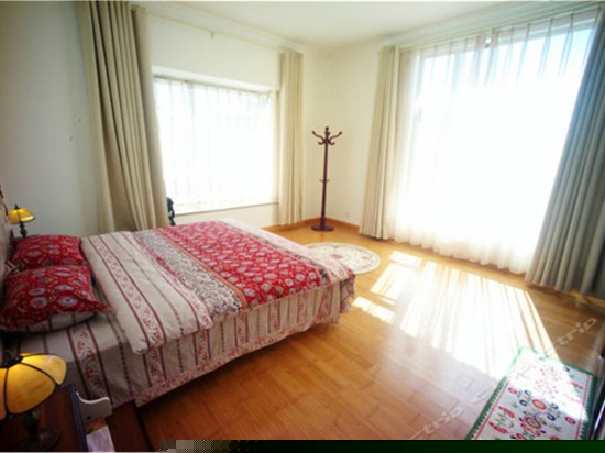 温馨豪华大床房