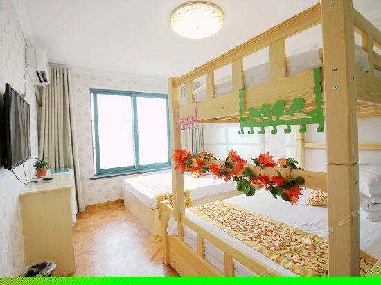 碧海蓝天温馨四人间