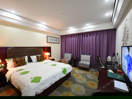 豪华大床房