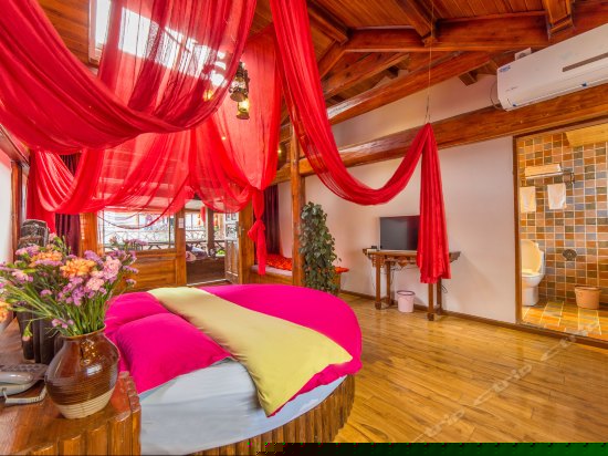 浪漫唯美圆床房