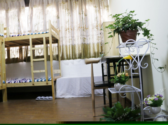 男生四人间（床位）