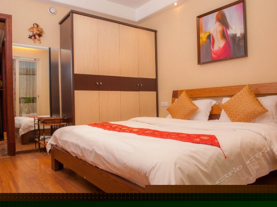 侧江豪华大床房