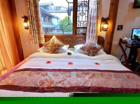 义尚典雅蜜月房