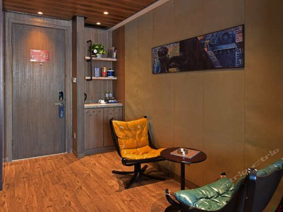 雅韵行政江景大床房