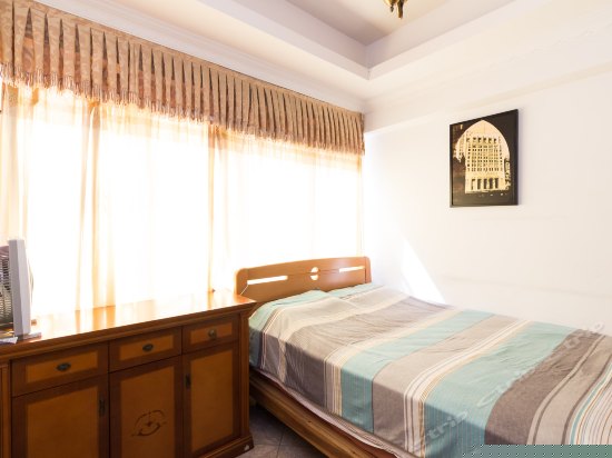 高层精装四房一厅