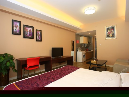 豪华夜景大床房