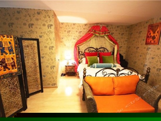 梦里闻溪风情大床房