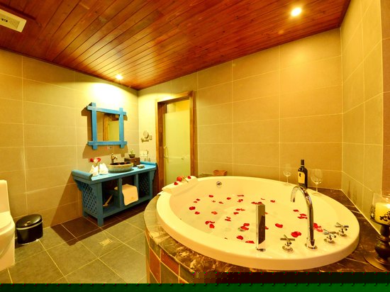 爱尚院尊享时光奢华园景大床房