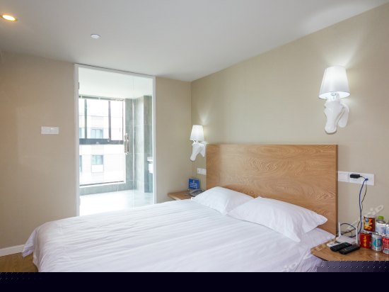 阳光高级大床房