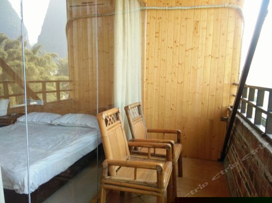 江景阳台木家庭房