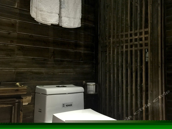 花园复式豪华月光套房