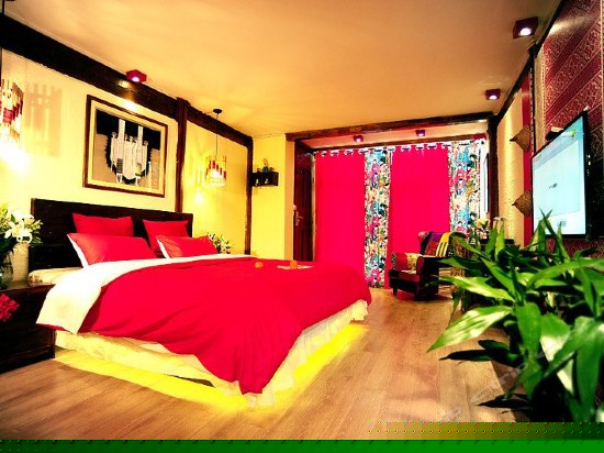 古城初芒豪华纳西大床房