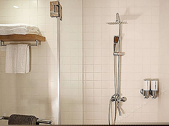 园景榻榻米家庭房