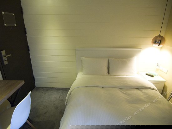 经济探索居淋浴双人房