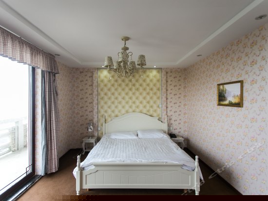 特色湖景阳台套房