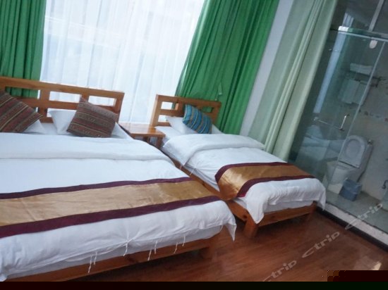 二楼阳光家庭房