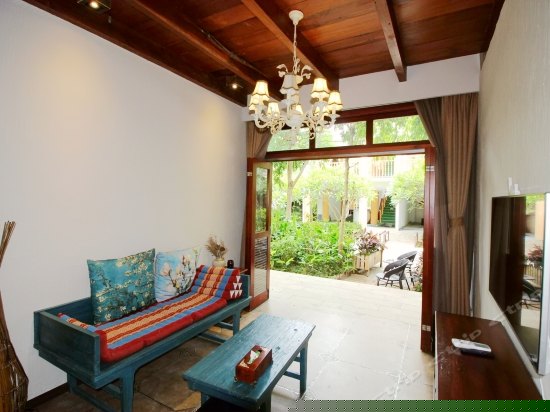 栀子花豪华大床房