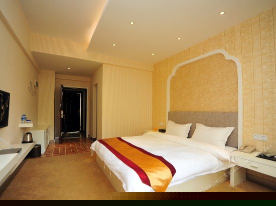 花园豪华大床房