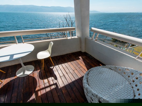 无限豪华海景套房302号房