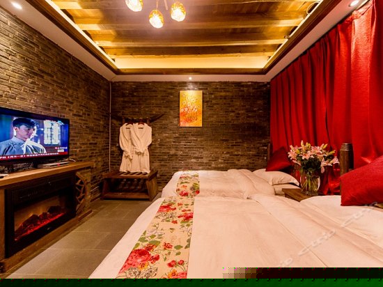大业店唯美古韵亲子房