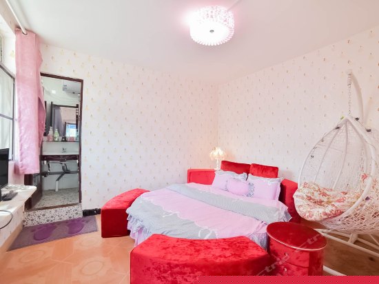 主题摇椅圆床房