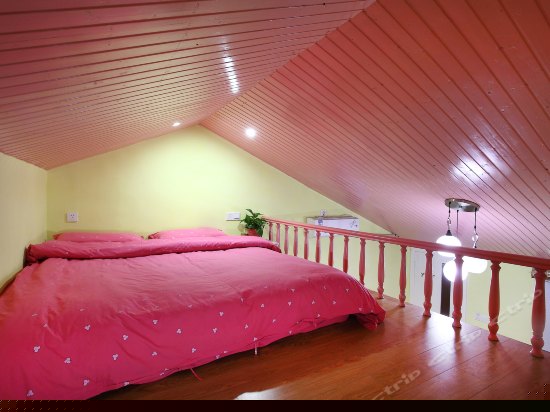 复式阁楼榻榻米大床房