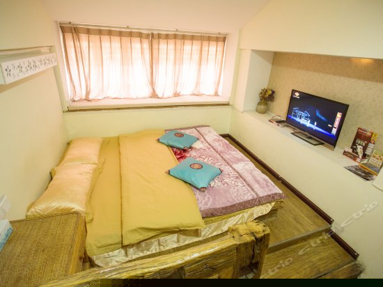 二楼岁月静好大床房