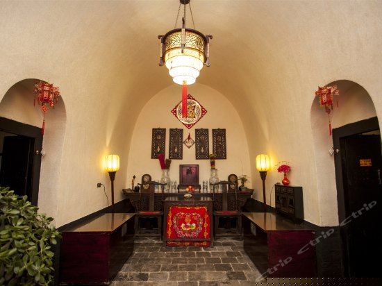 富贵荣华窑洞土炕房