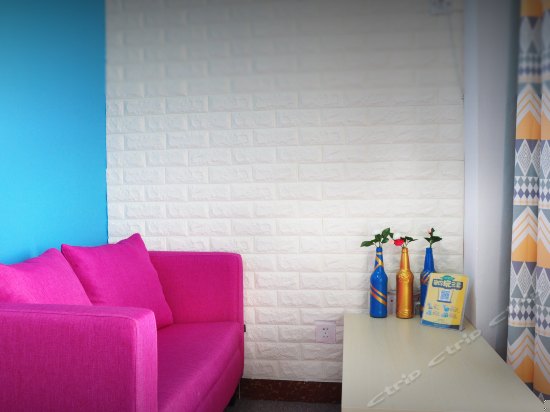 你好色彩阳台海景大床房