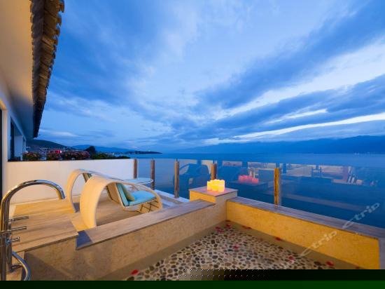 180度蜜月汤池亲水大套房