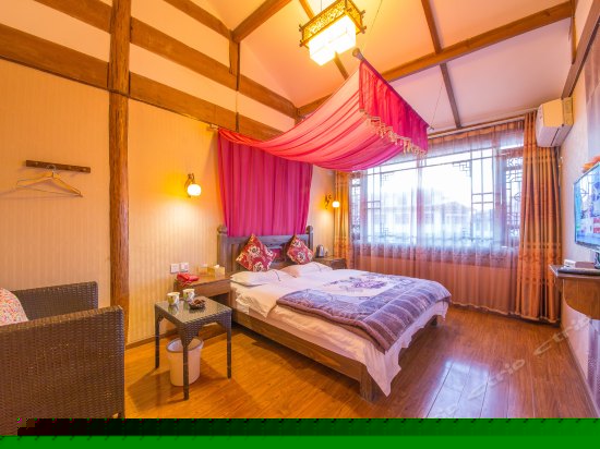 二楼舒适大床房