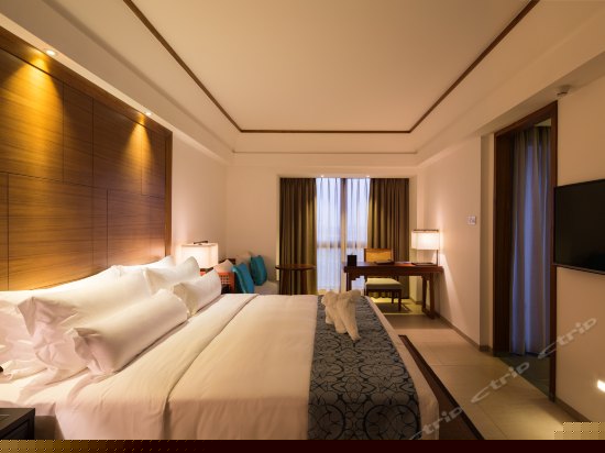 豪华城景大床房