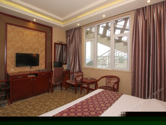 豪华商务大床房