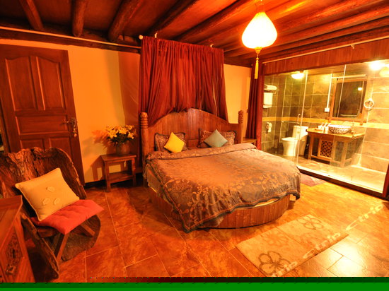 蜜月圆床房（伍月）