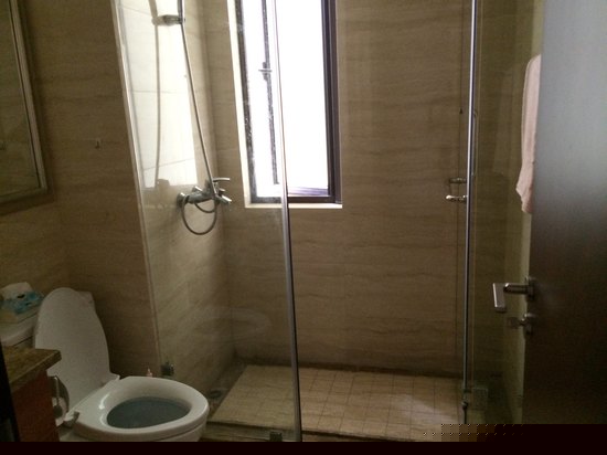 两室两厅一厨一卫