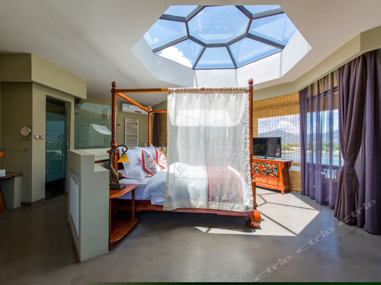 湖畔雪山全景房