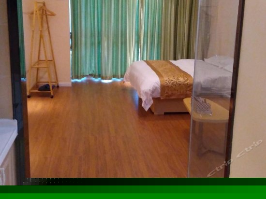 零度时尚大床房